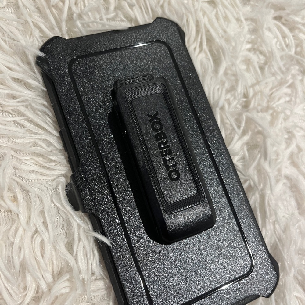 OtterBox Black Cell Phone Case with Belt Clip iPhone 13,14,15